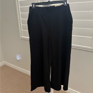 Max Studio Black Cropped Wide Leg Trousers, pull on waist Size Medium